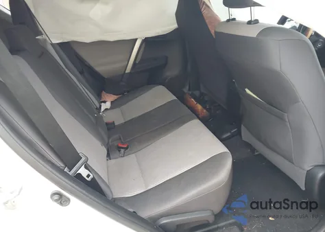 2015 Toyota Rav4 Le z USA, uszkodzony, nr VIN 2T3ZFREV9FW150059